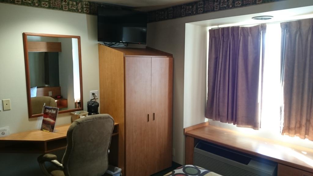 Super 8 By Wyndham Pride Midvale/Midvalley/Salt Lake City Стая снимка